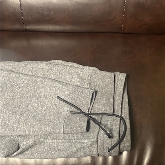 Fabletics Gray Men's Joggers - Picture 4 of 4